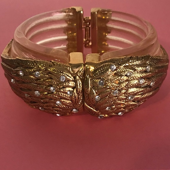 RARE Fly With Me Lucite Hinged Angel Wing Bracelet - Picture 1 of 11